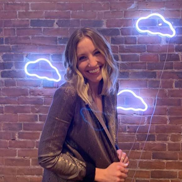 Meet your Posher, Amanda - Picture 1 of 1